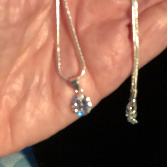 NWT Beautifully crafted Round Diamond simulant - Picture 2 of 12